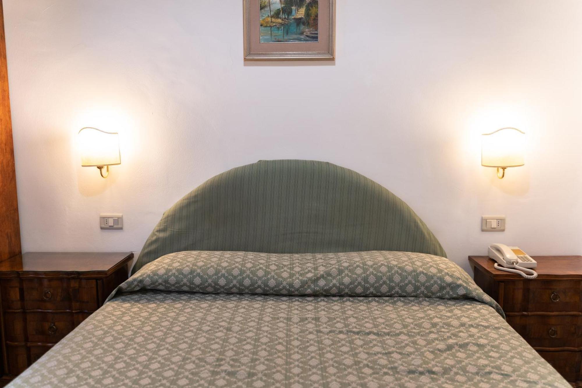 Hotel Belvedere アッシジ エクステリア 写真