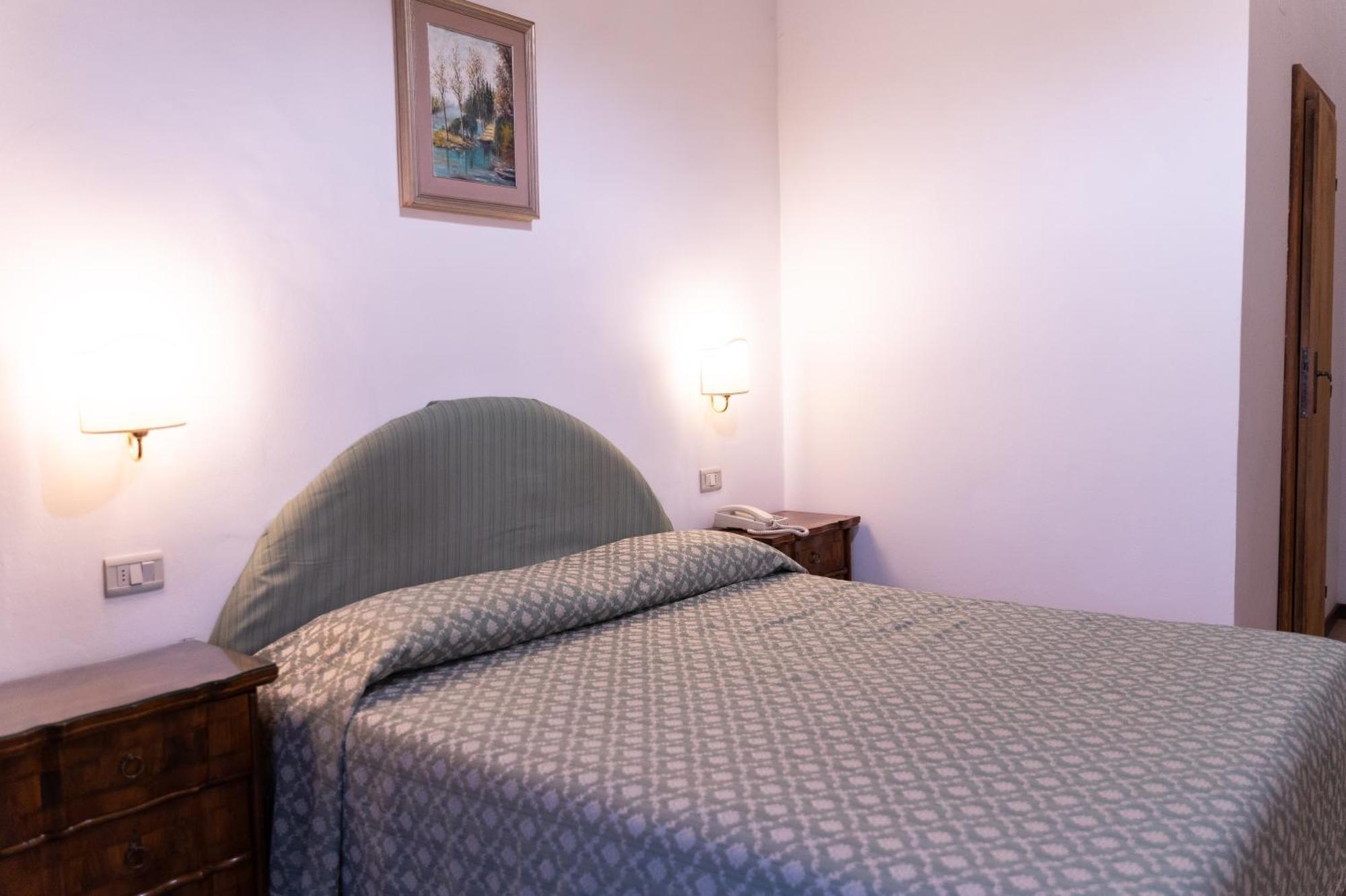 Hotel Belvedere アッシジ エクステリア 写真